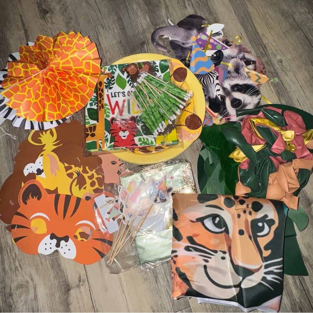 Jungle Animal Party Decorations - Picture 2 of 10